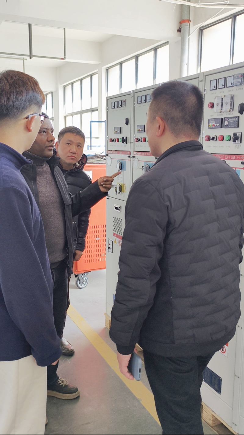 Aİİ ekspertləri 20 dəst yarımstansiya proqramı üçün Kexun şəhərinə səfər ediblər